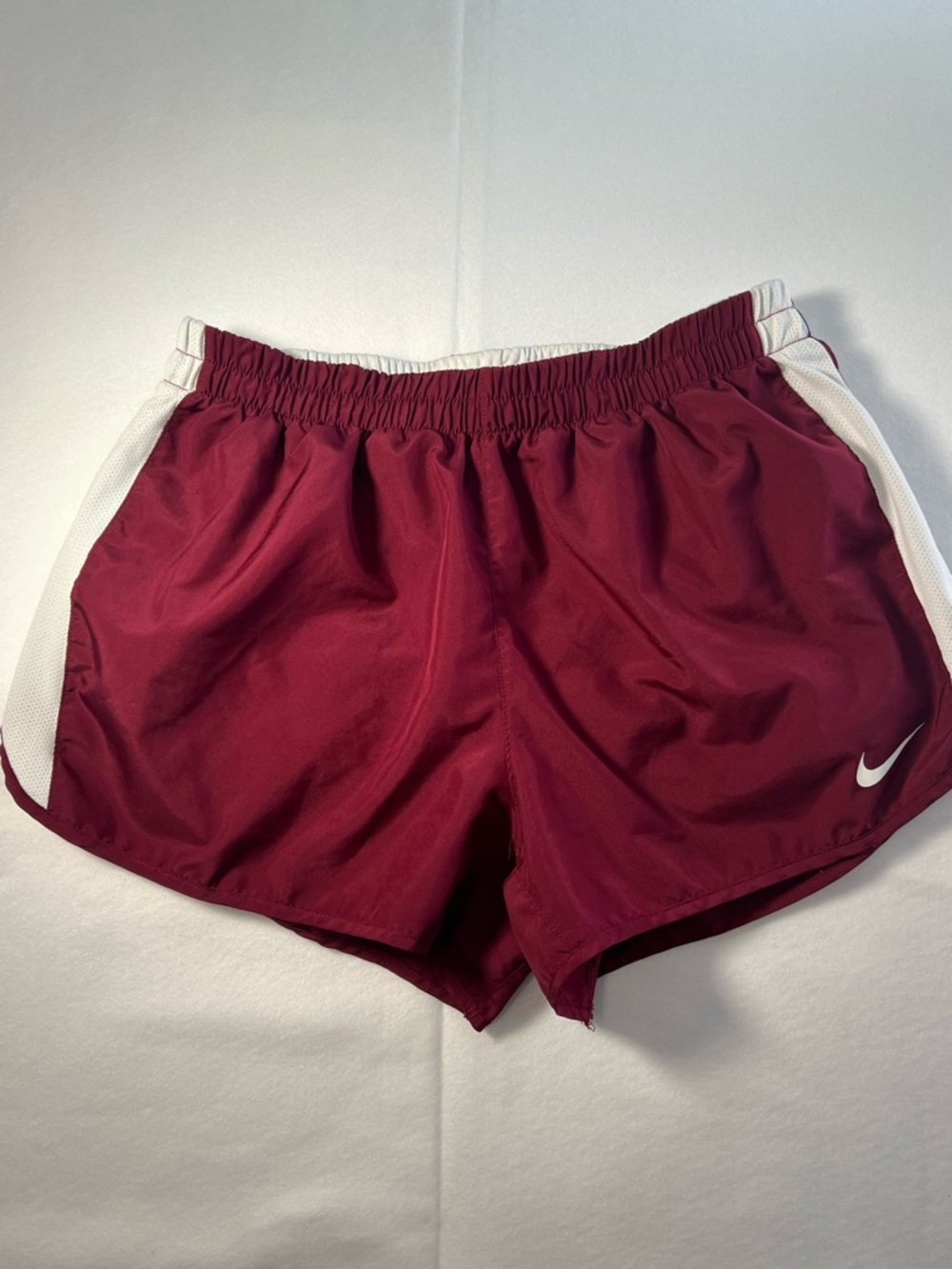 Nike Women’s Dri-Fir Athletic Shorts Maroon/White Size XL